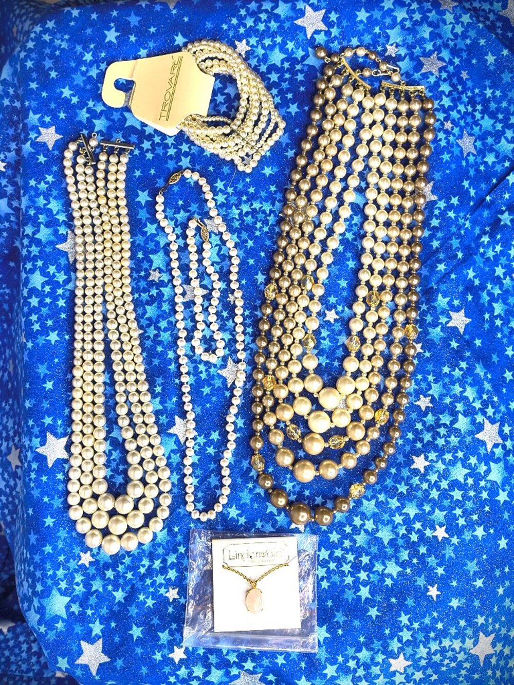 Lot of beautiful multi tone faux pearl jewelry many nicely weighted some vintage